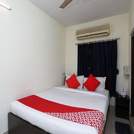 Oyo 13906 Vinita Inn Santragachi Buitenkant foto