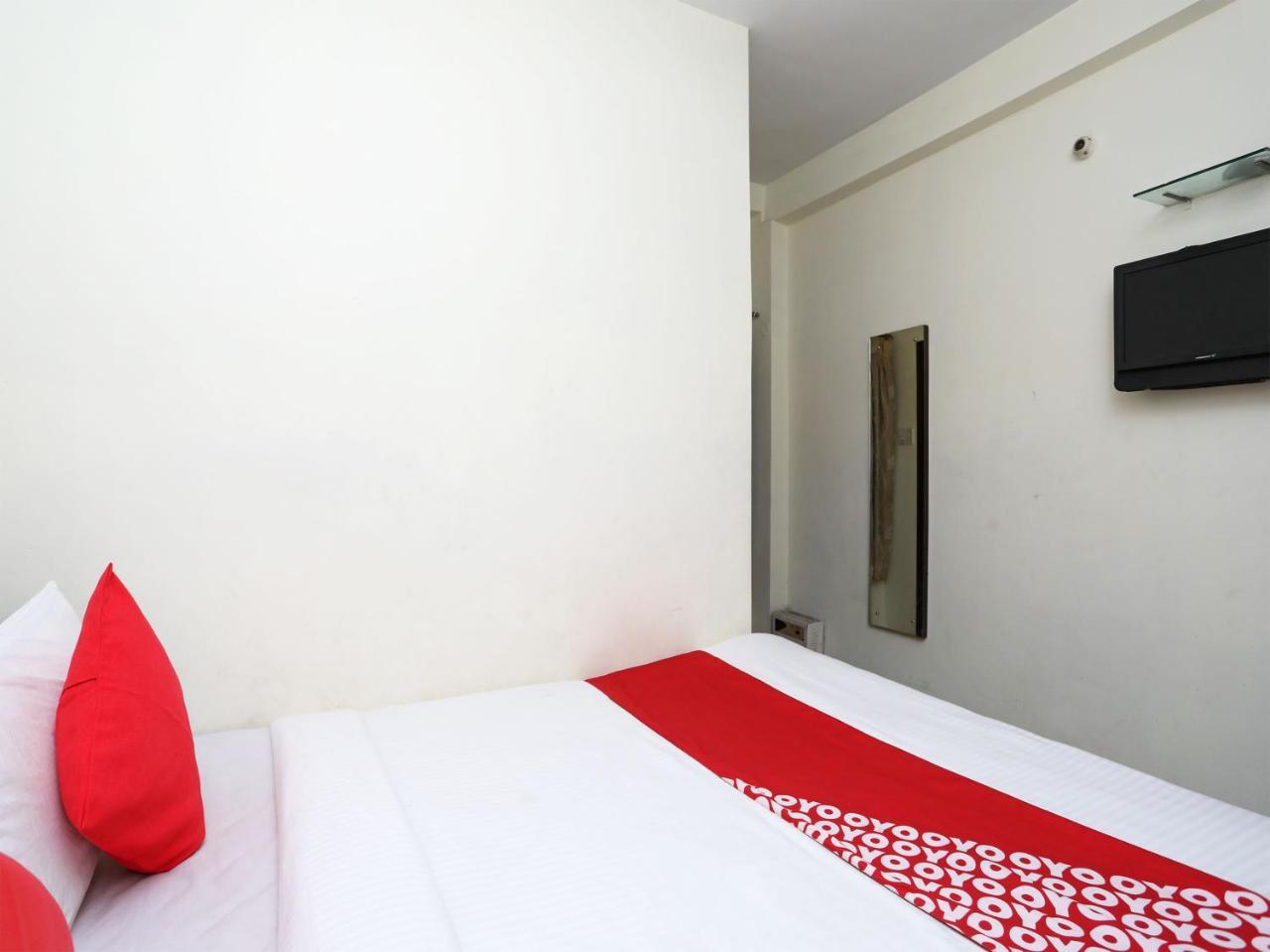 Oyo 13906 Vinita Inn Santragachi Buitenkant foto