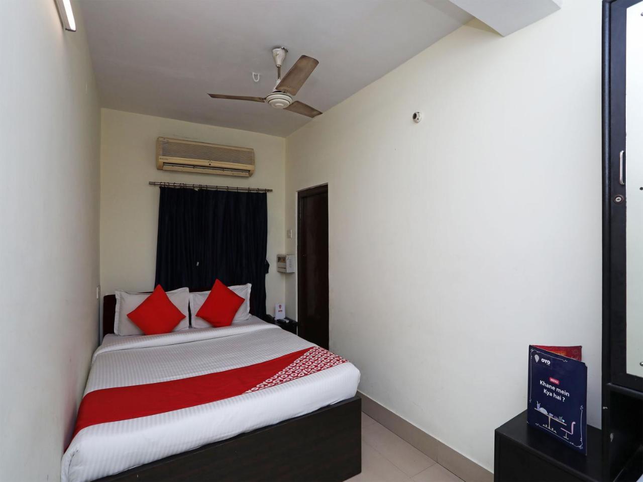 Oyo 13906 Vinita Inn Santragachi Buitenkant foto