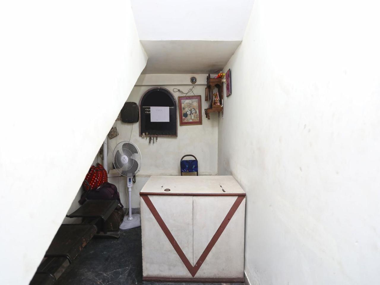 Oyo 13906 Vinita Inn Santragachi Buitenkant foto
